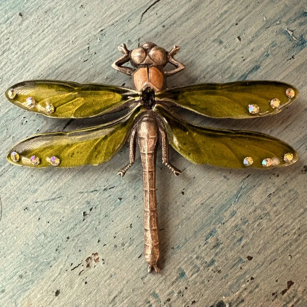 Green enamel dragonfly pin with rhinestones on its wing tips and peach body - Picture 2 of 11